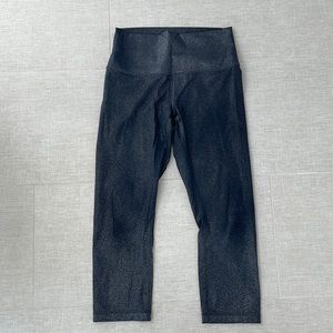 Lululemon Wonder under size 6 black and silver, 21 inch inseam